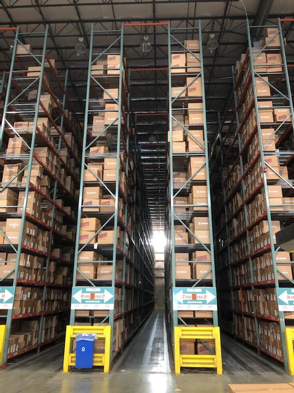 Steel pallet racks for heavy storage